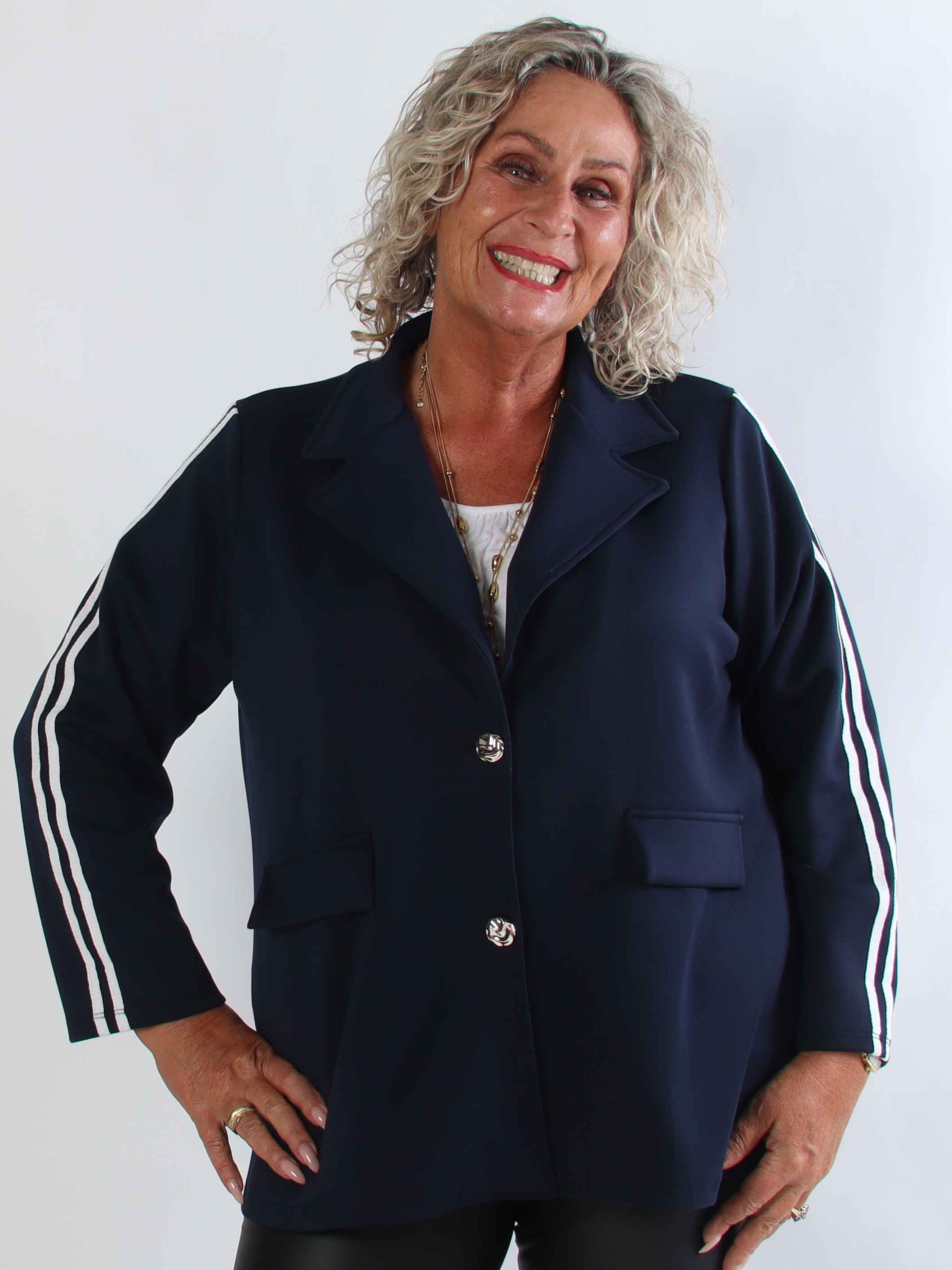 Ferrara - Plus size blazer i blød viskose med sporty hvide striber på ærmerne